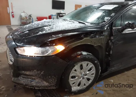 2014 Ford Fusion S z USA, uszkodzony, nr VIN 3FA6P0G71ER185780